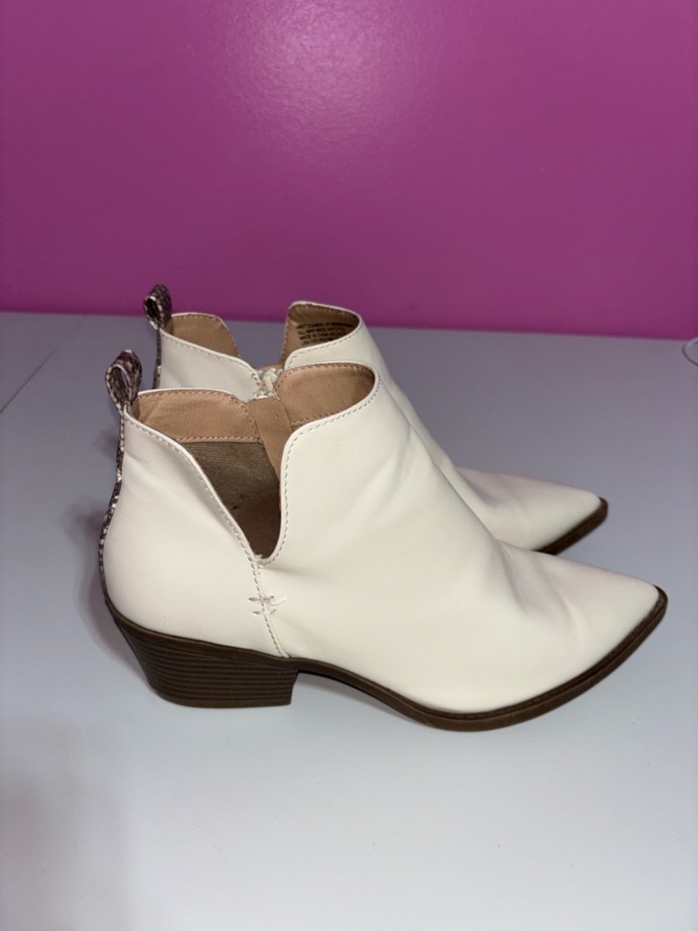 Time and Tru White Pointed Ankle Booties with Side Zip - Picture 3 of 9